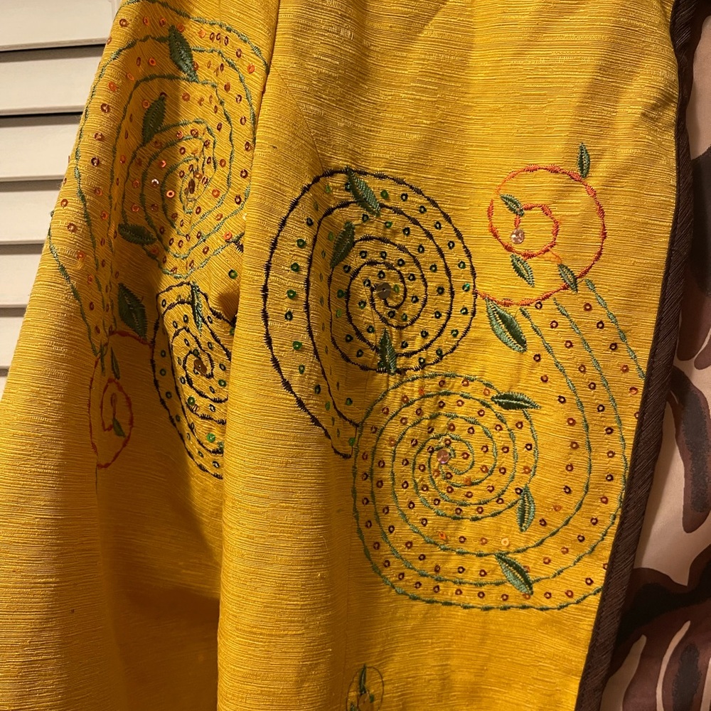 Silk Land Gold Jacket - Picture 2 of 7